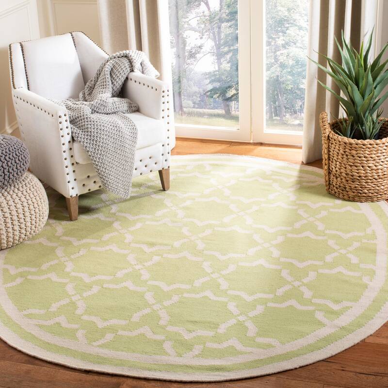 SAFAVIEH Handmade Flatweave Dhurries Everina Modern Moroccan Wool Rug - 8' Round - Light Green/Ivory