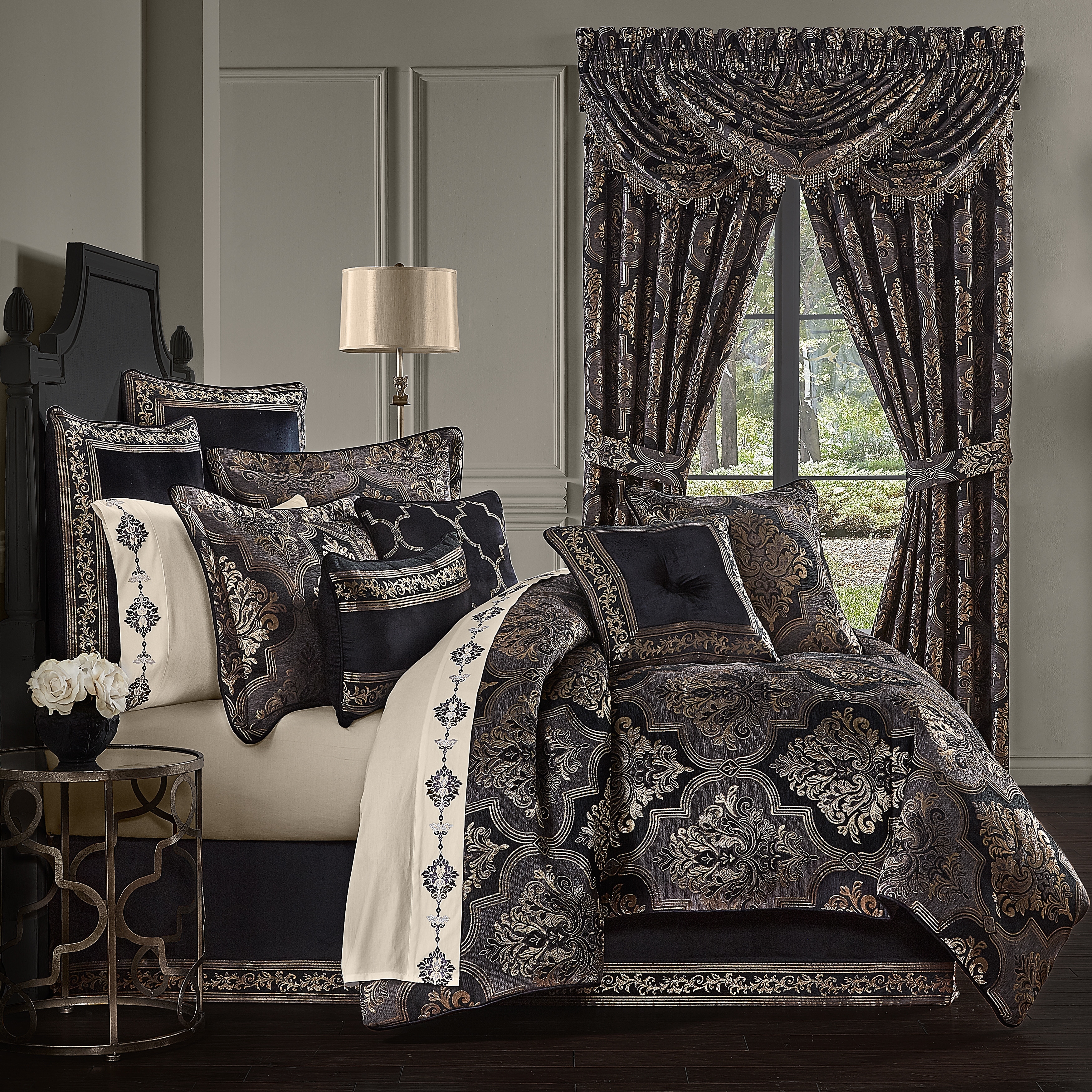 J. Queen New York Windham Comforter Set