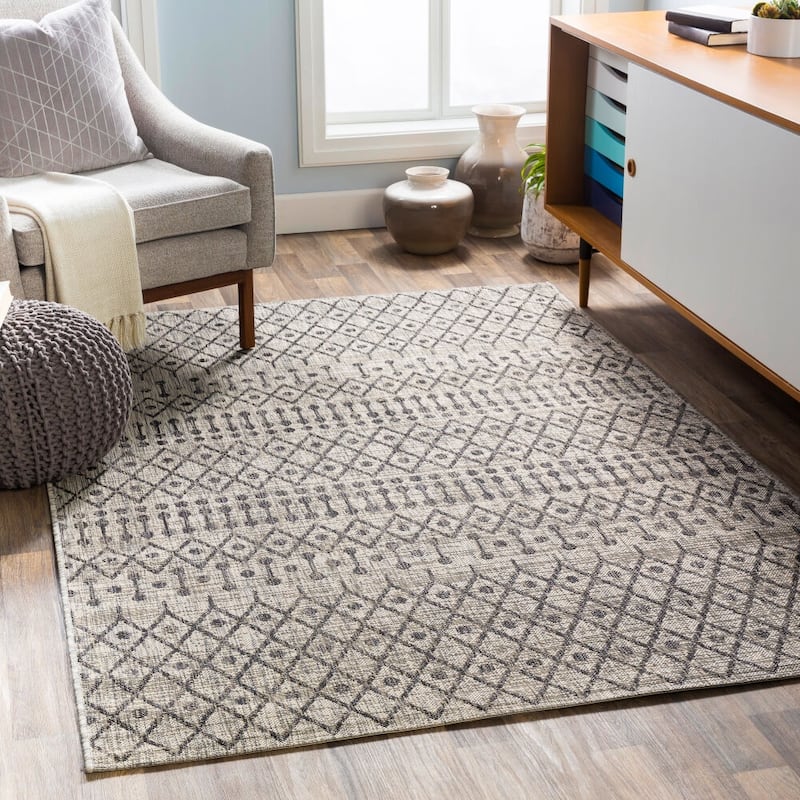 Livabliss Eagean Global Indoor/Outdoor Area Rug - 7'10" x 10'2" - Black