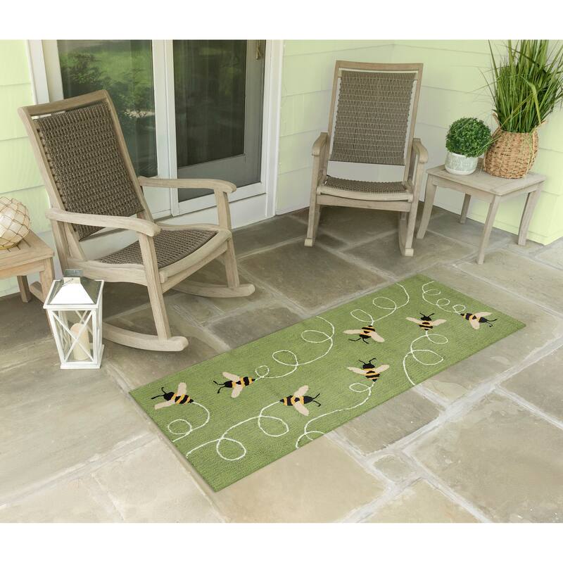 Liora Manne Frontporch Buzzy Bees Indoor/Outdoor Rug - 2' x 5'