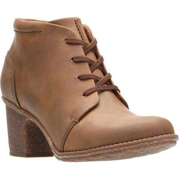 clarks sashlin sue boots