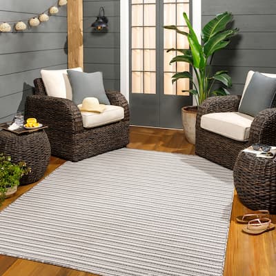 Livabliss Hampton Indoor/ Outdoor Classic Striped Area Rug