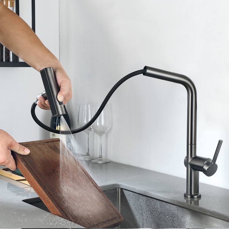 Single Handle Pull Down Sprayer Kitchen Faucet in Graphite Gray