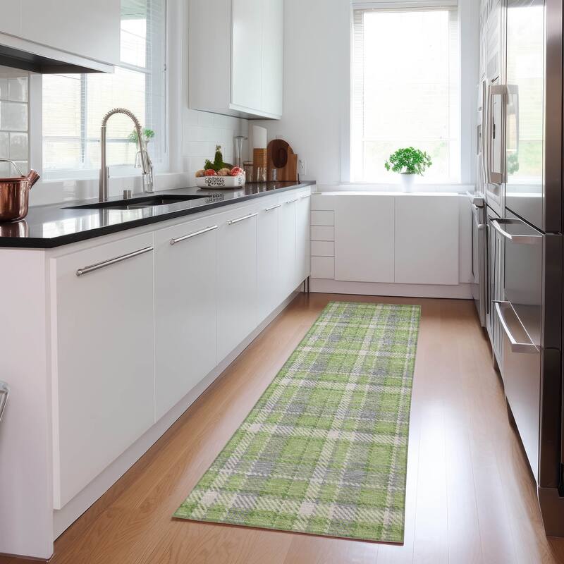 Machine Washable Indoor/ Outdoor Traditional Plaid Chantille Rug - Green - 2'3" x 7'6"
