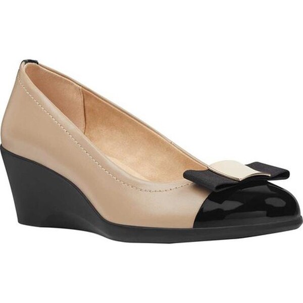 bandolino black wedge shoes