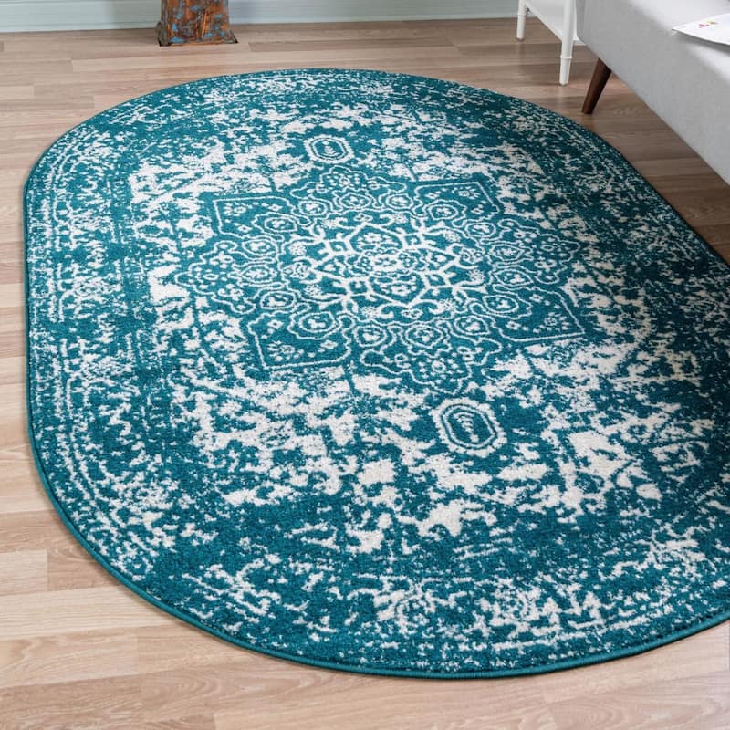 Traditional Brenda Collection Area Rug - Turquoise - 7'10"x10' Oval