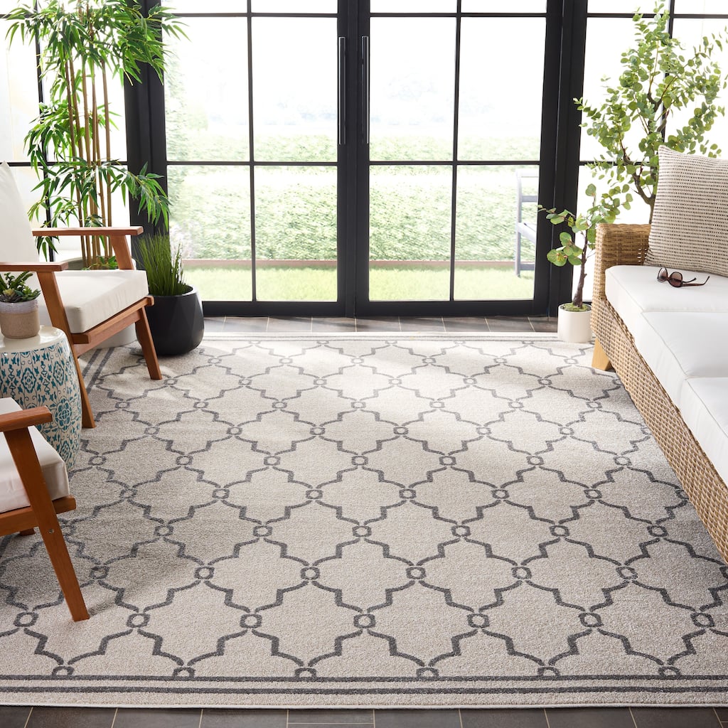 SAFAVIEH Amherst Nargis Modern Rug