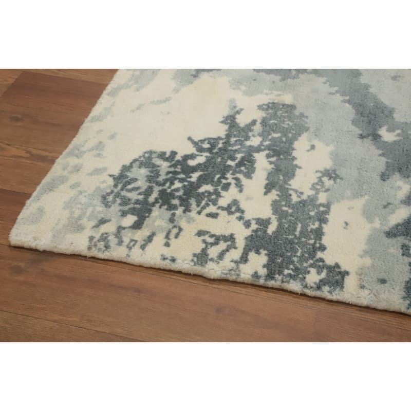 Hand-knotted Modern Silk Beige Abstract Oriental Area Rug - 7' 3'' X 5' 5''