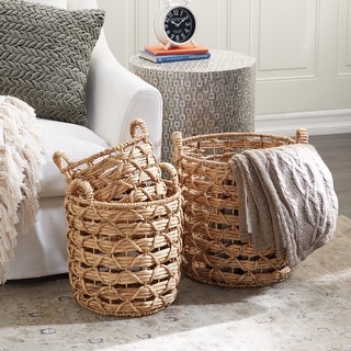Basket to discount put blankets in