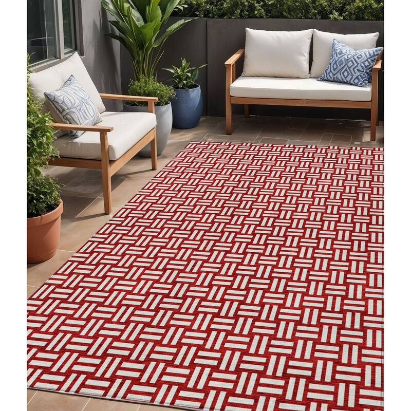 HomeRoots Geometric Transitional Rectangle Outdoor Rug - 5' X 8'