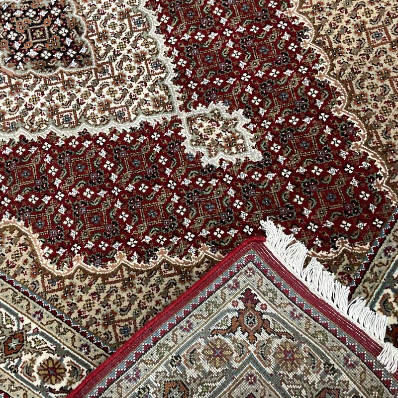 HERAT ORIENTAL Handmade Fish Wool & Silk Rug - 4' x 6'