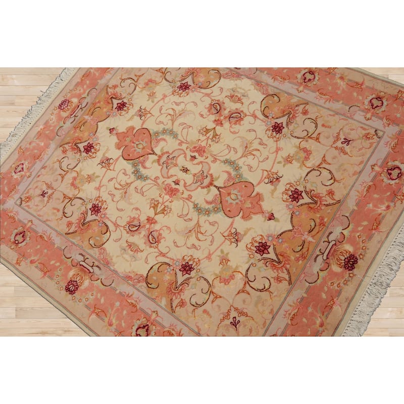 3'5''x3'1'' Hand Knotted Wool Ivory Traditional 300 KPSI Rug - 3' 5'' x 3' 10''