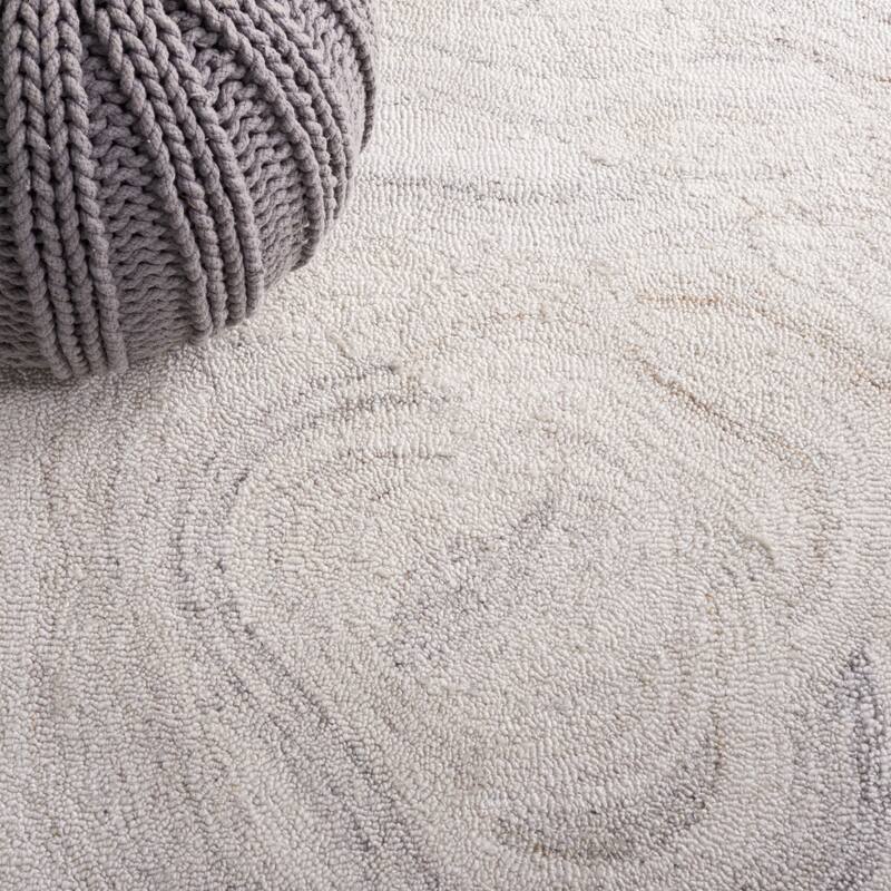 SAFAVIEH Handmade Abstract Algimanta Modern Rug