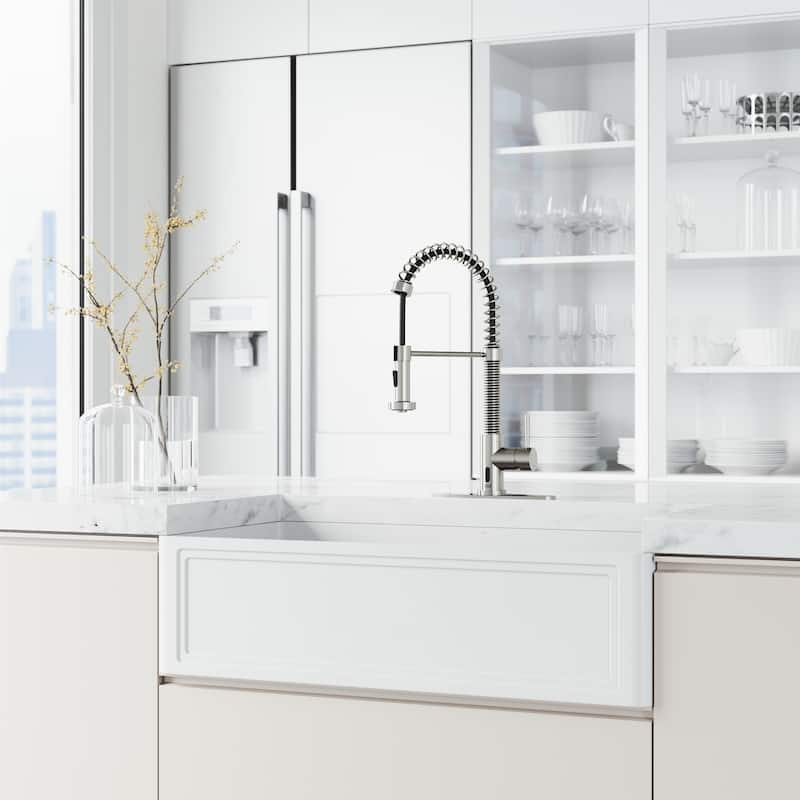 VIGO Edison 19" H Single Handle Pull-Down Sprayer Kitchen Faucet Set with Touchless Sensor