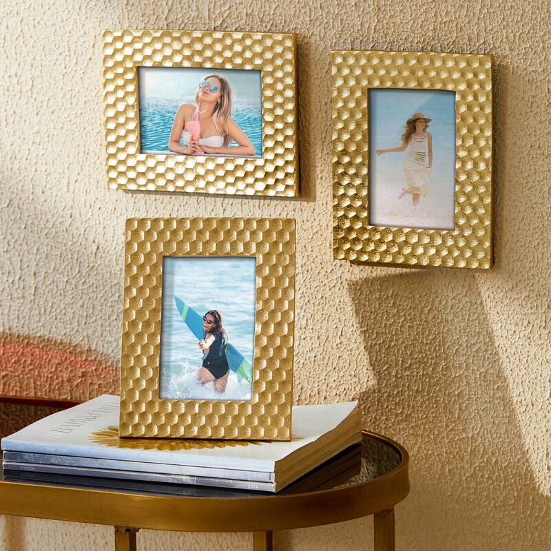 Glitzhome Set of 3 or 6 Xmas Honeycomb Resin Wall or Tabletop Picture Frames - Set of 3