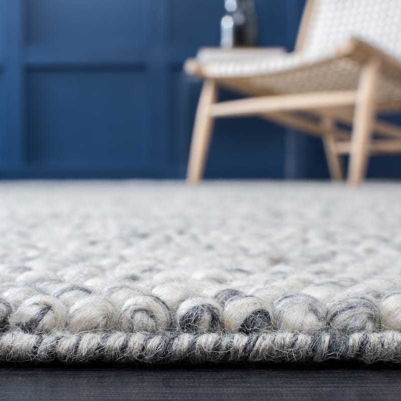 SAFAVIEH Natura Gerta Handmade Wool Area Rug - 2'3" x 8' Runner - Light Grey/Ivory