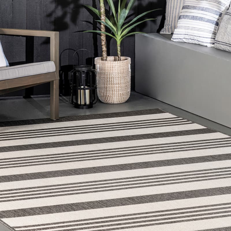 Nuloom Kristen Striped Indoor/Outdoor Area Rug