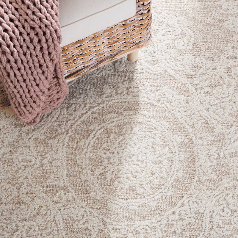 SAFAVIEH Handmade Abstract Sascha Medallion Wool Rug