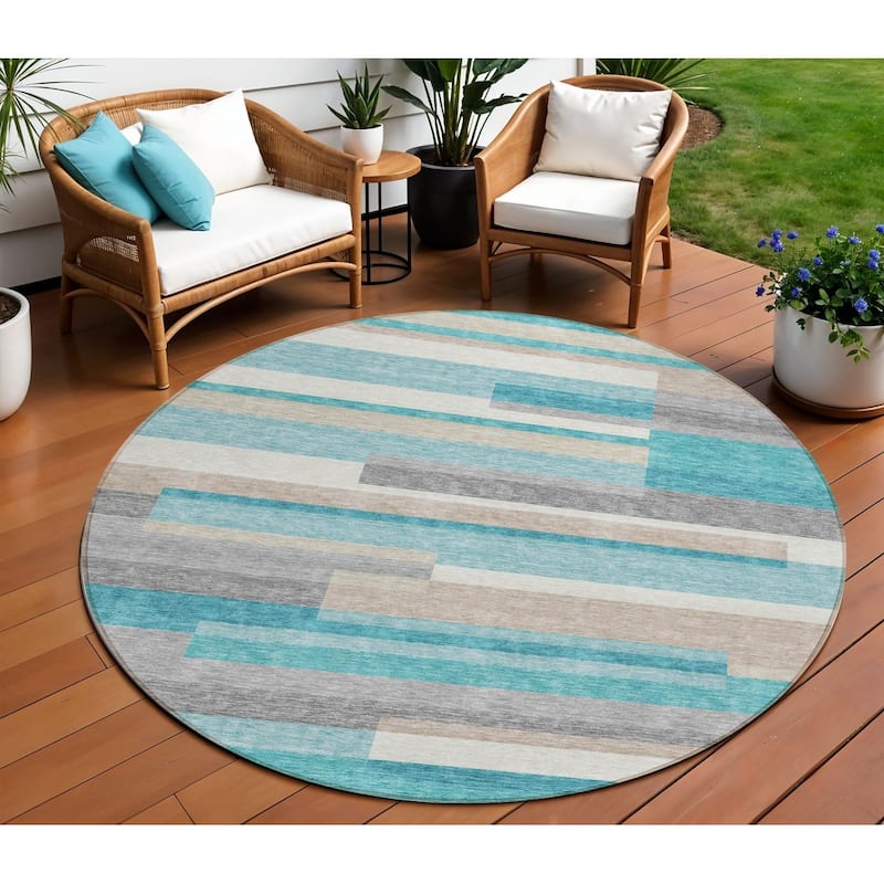 HomeRoots Striped Transitional Rectangle Outdoor Rug - 8' Round