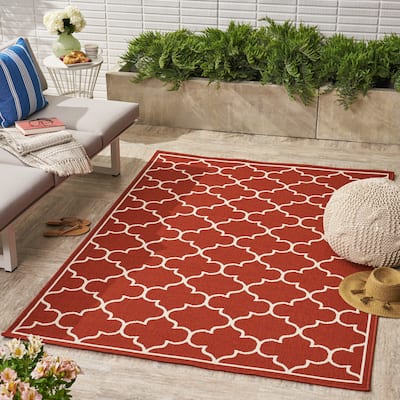 Thornhill Indoor/Outdoor Geometric Area Rug by Christopher Knight Home