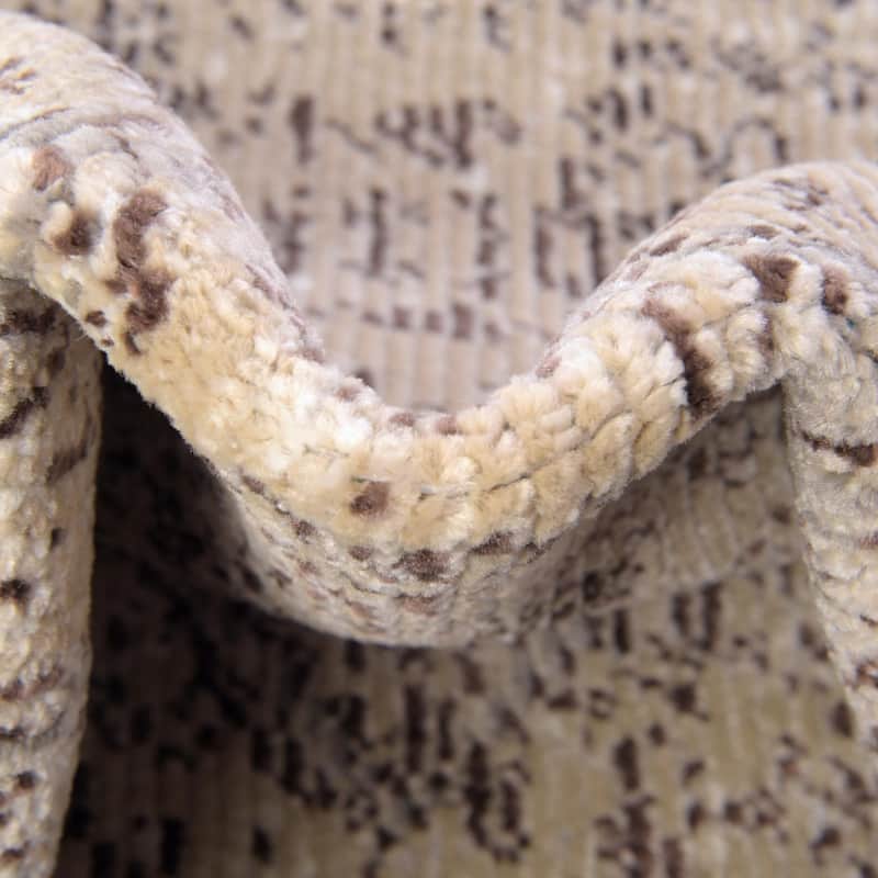 Traditional Kosmas Collection Area Rug