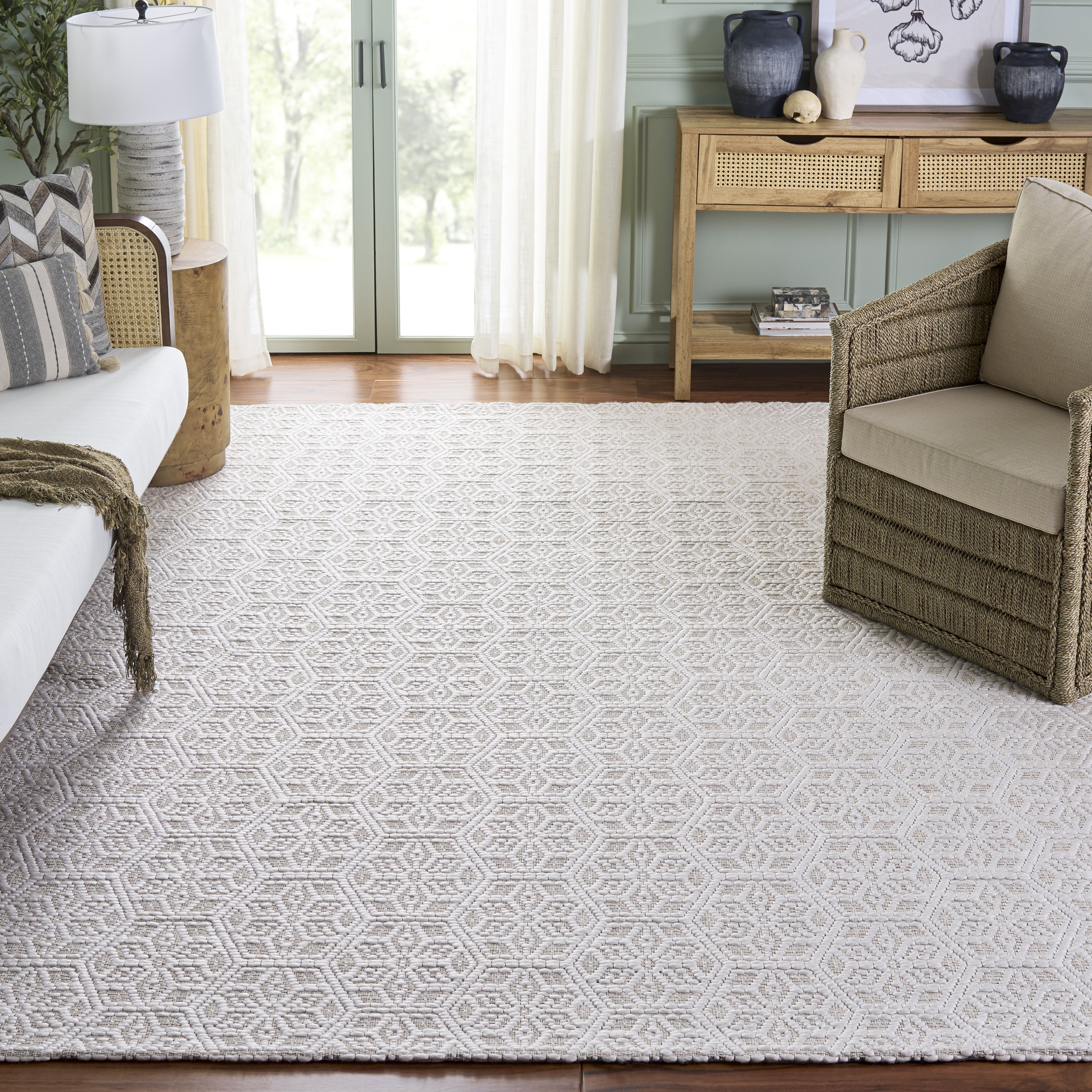 SAFAVIEH Handmade Marbella Malya Rug