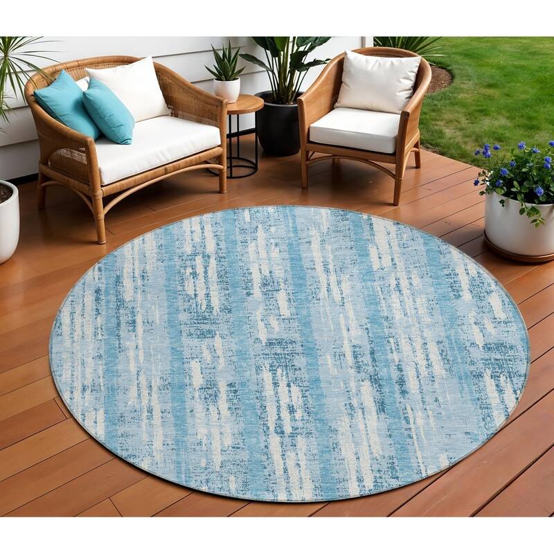 HomeRoots Striped Transitional Rectangle Outdoor Rug - 8' Round