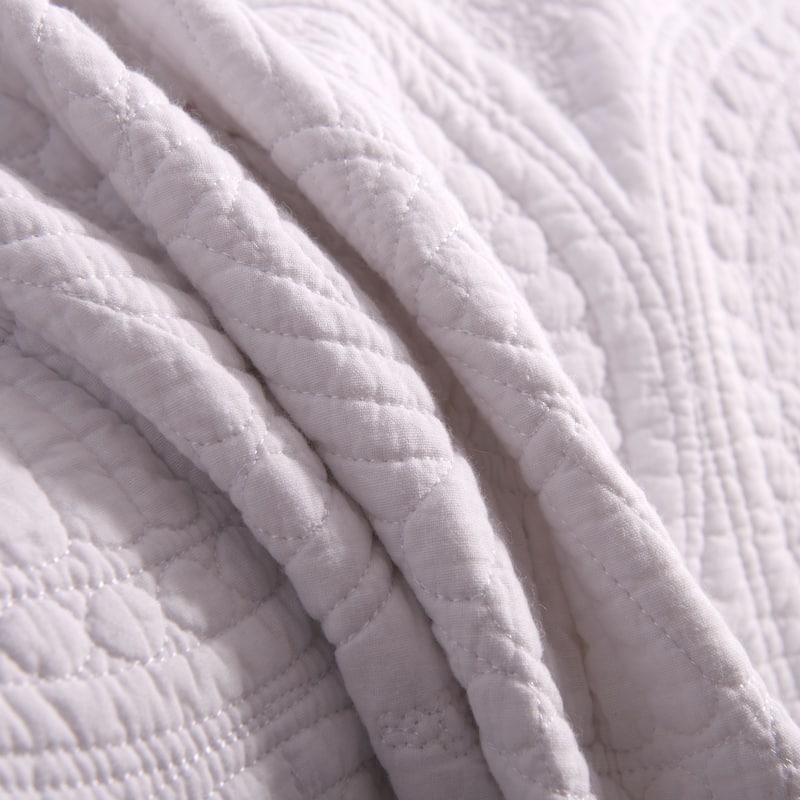 S&S Classic Medallion 3 Piece Cotton Quilt Set