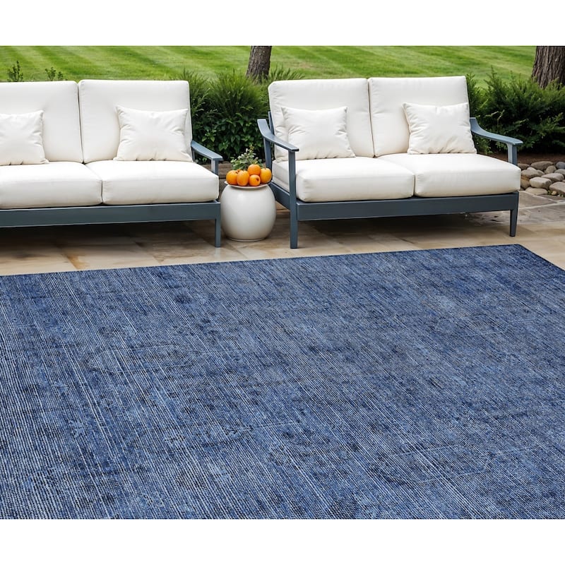 HomeRoots Southwestern Transitional Rectangle Outdoor Rug - 10' X 14'