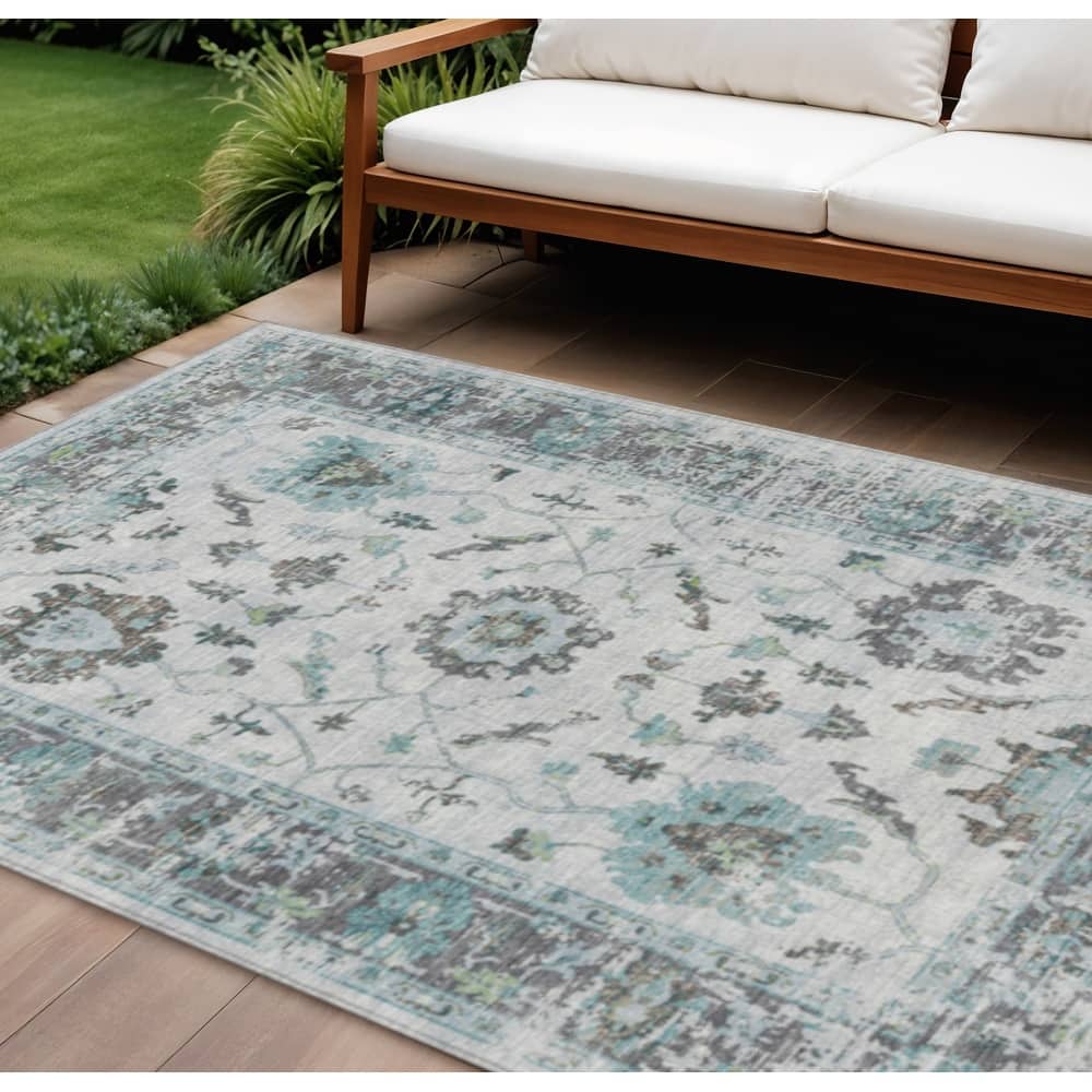 HomeRoots Floral Traditional Rectangle Outdoor Rug