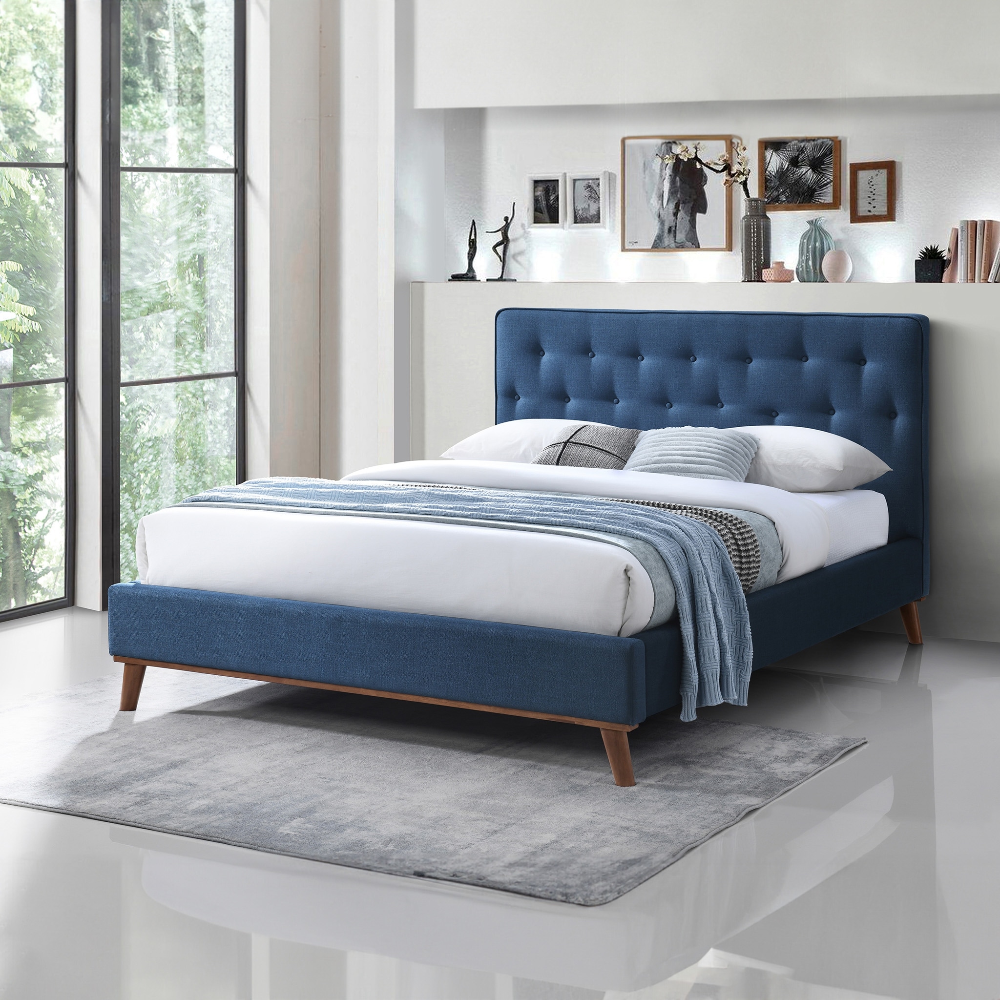 Alina Mid-Century Linen Upholstered Queen/King Platform Bed