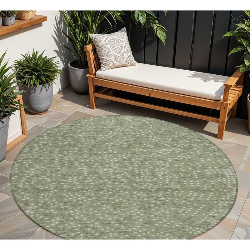 HomeRoots Polka Dot Transitional Rectangle Outdoor Rug - 8' Round