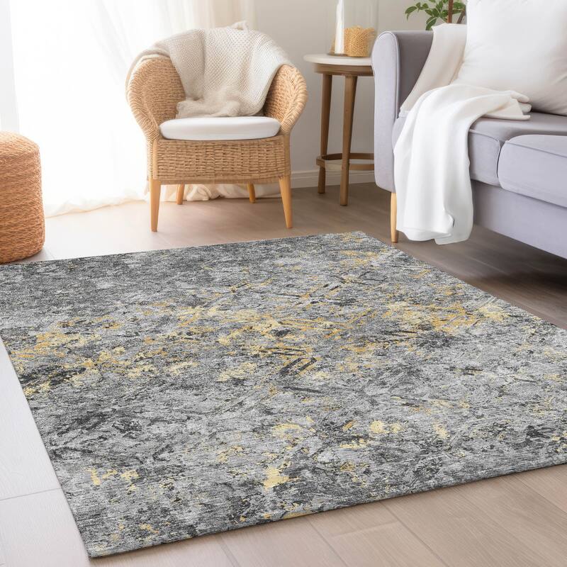 Machine Washable Indoor/ Outdoor Chantille Distressed Diamonds Rug