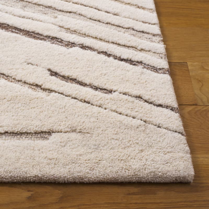 SAFAVIEH Handmade Ebony Nezira Wool Rug