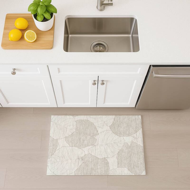 Machine Washable Indoor/ Outdoor Tropical Floral Chantille Rug