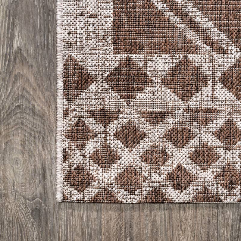 JONATHAN Y Carwa Diamond Tribal Medallion Indoor/Outdoor Area Rug