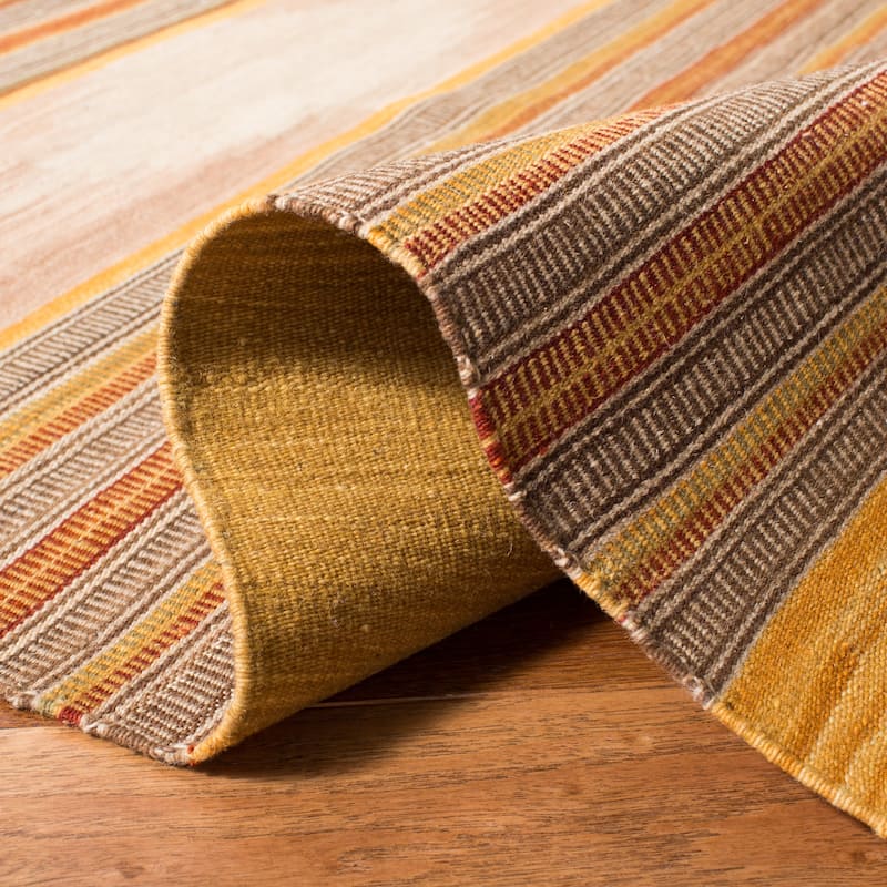 SAFAVIEH Handmade Kilim Kaiya Maral Casual Tribal Wool Rug