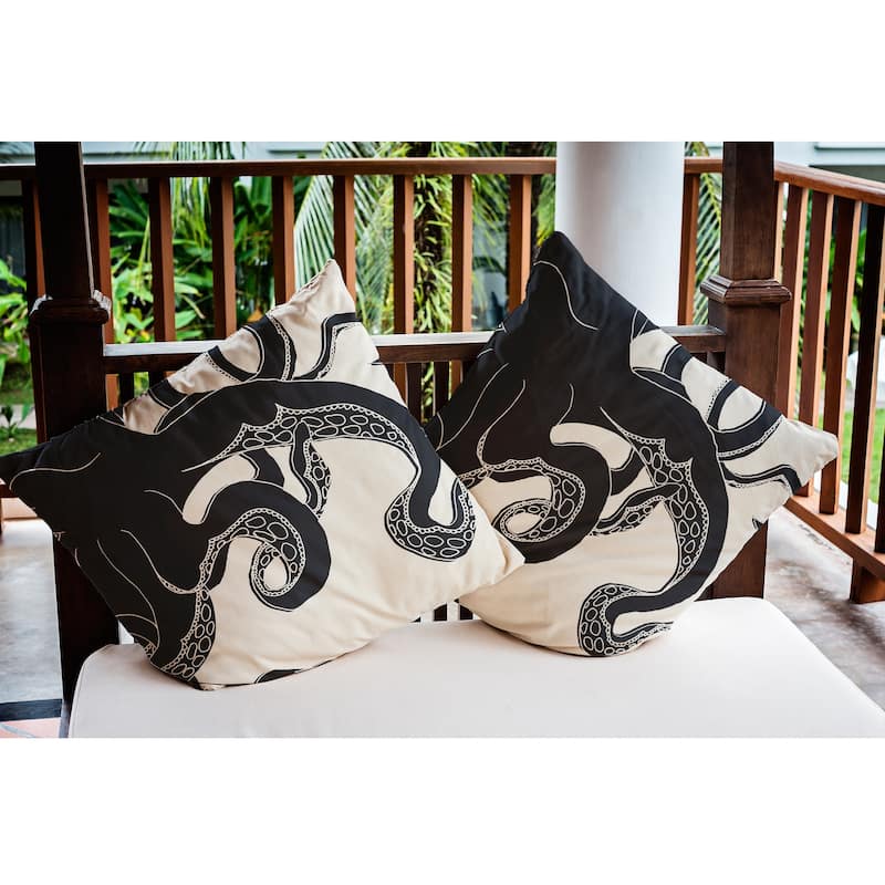 Gus Nautical Indoor/Outdoor Throw Pillow