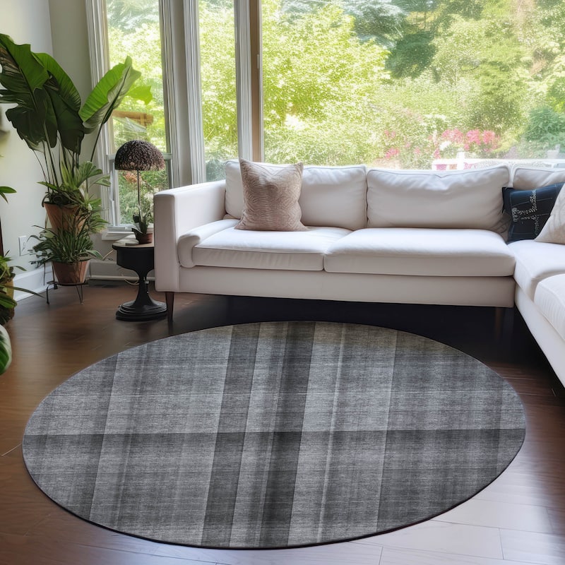 Machine Washable Indoor/ Outdoor Modern Plaid Chantille Rug - Gray - 8' x 8'