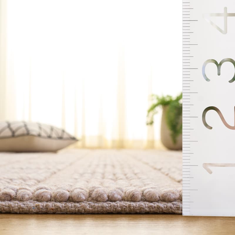 SAFAVIEH Handmade Natura Erjeta Raised Textured Wool Blend Rug