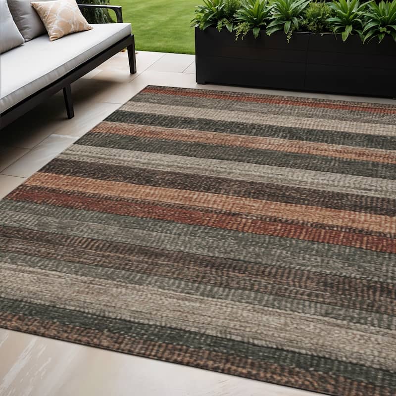HomeRoots Striped Transitional Rectangle Outdoor Rug - 5' X 8'