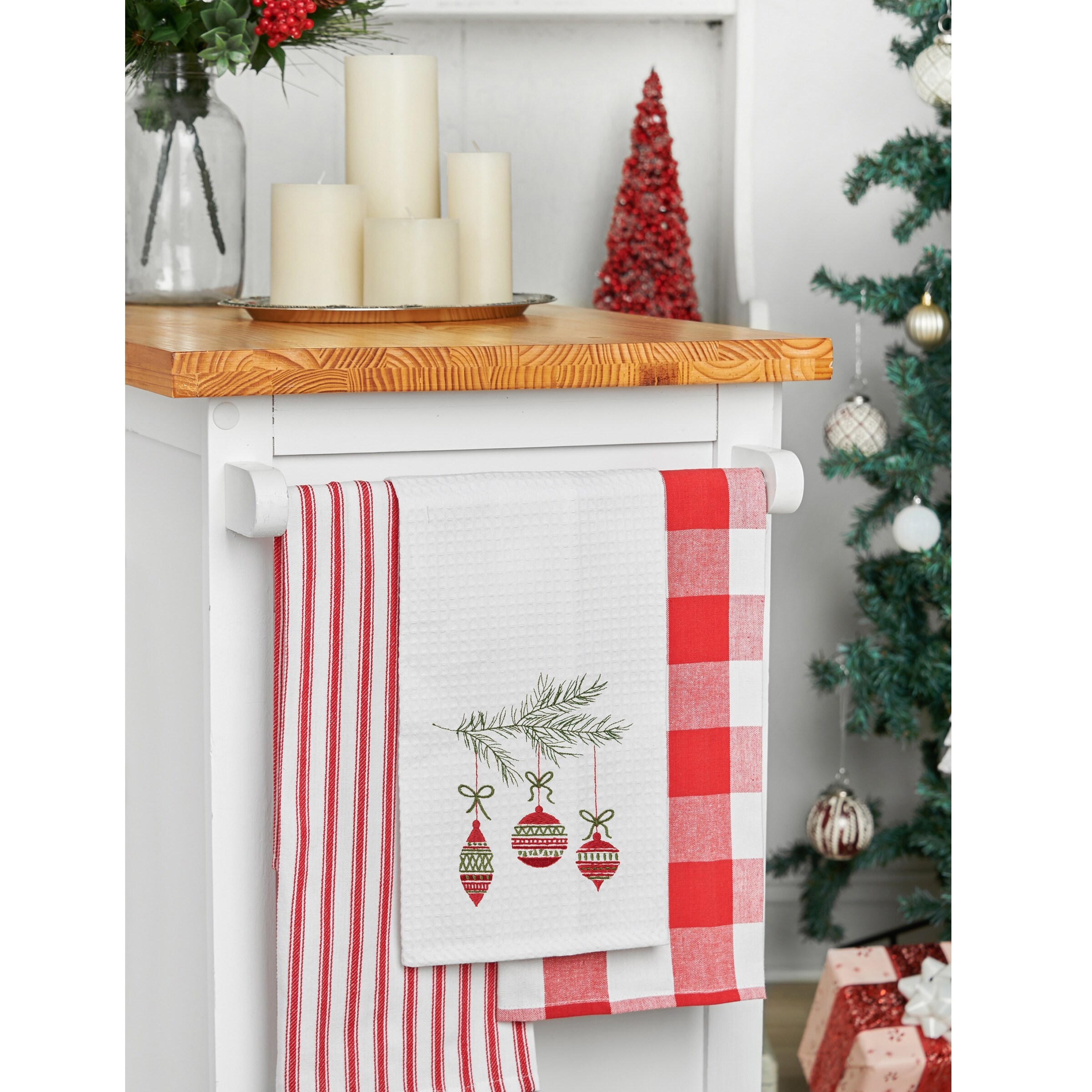 C&F Home 27 x 18 Christmas Holiday All Over Print Dogs in Sweaters  Printed Cotton Kitchen Dish Towel