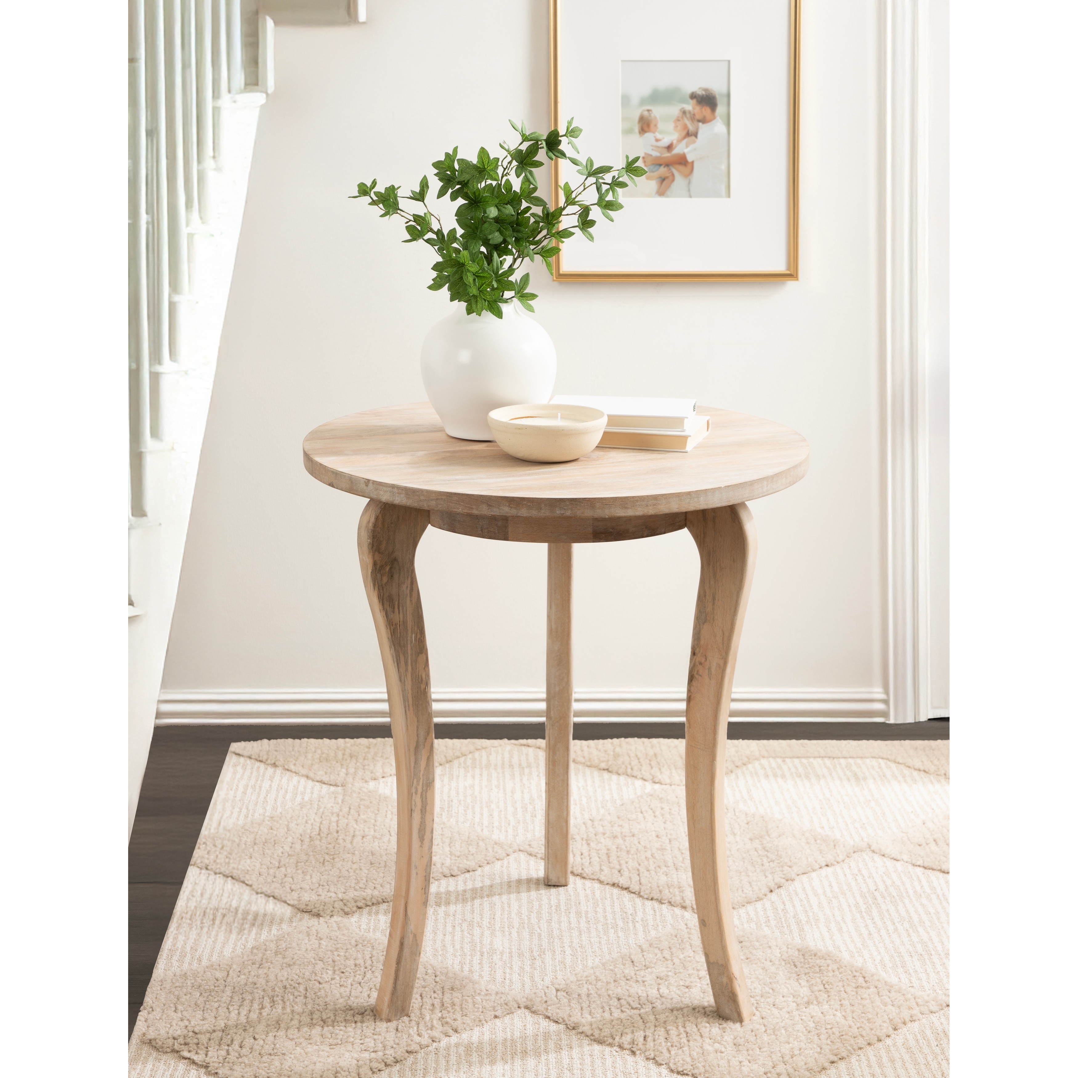 Kate and Laurel Mariona Round Entryway Table