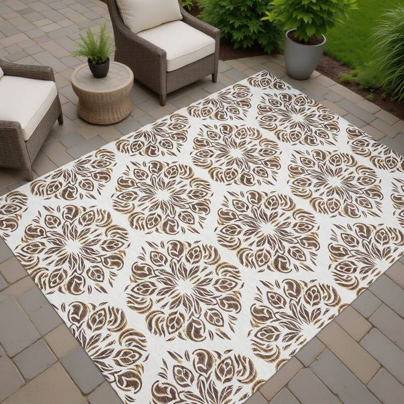 Machine Washable Indoor/ Outdoor Damask Pearl Chantille Rug