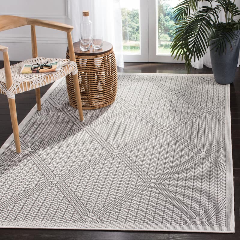 SAFAVIEH Bermuda Washable Rosenda Indoor/ Outdoor Waterproof Rug - 4' x 6' - Cream/Grey