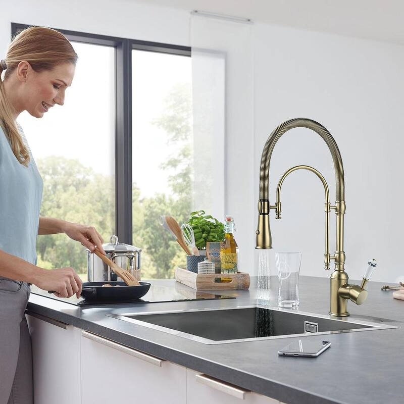 One-Handle High Arc Kitchen Sink Faucet, Gold Single Faucet with Pull Down Sprayer for Kitchen Sink