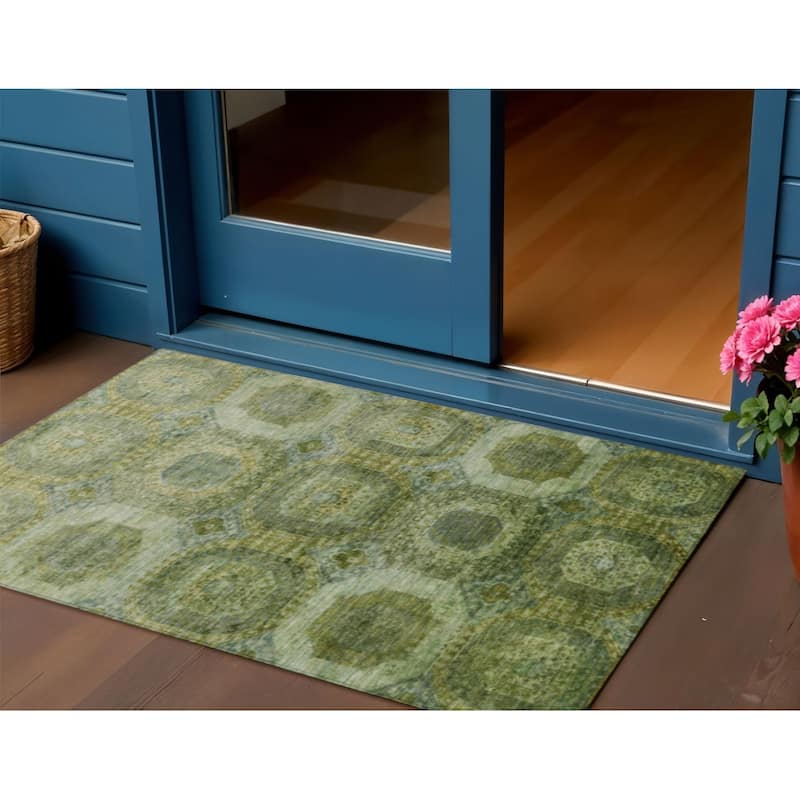 HomeRoots Medallion Transitional Rectangle Outdoor Rug - 3' x 5'