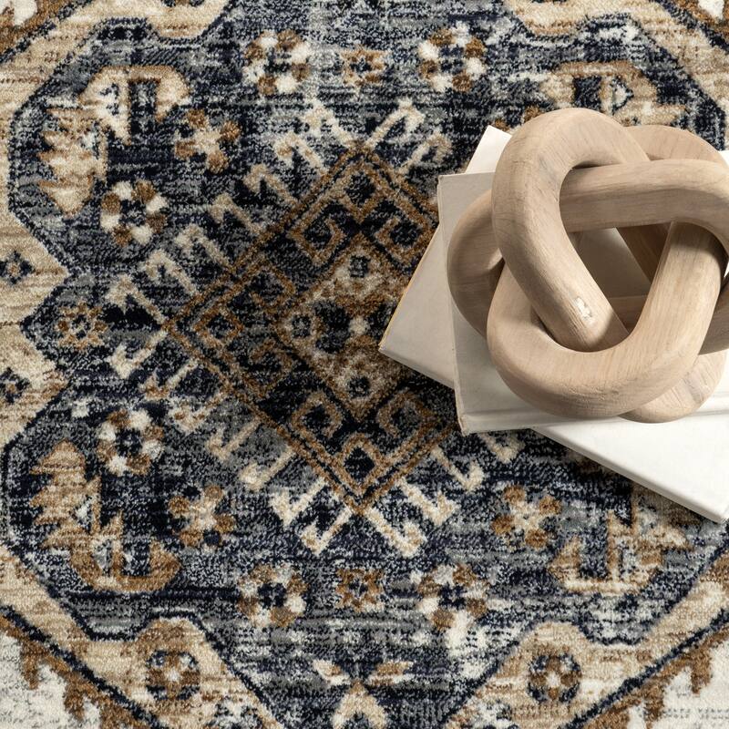 Nuloom Lakelynn Persian Medallion Area Rug