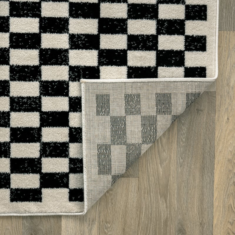 Contemporary Checkered Stylish Area Rug, Pet Friendly for Any Room