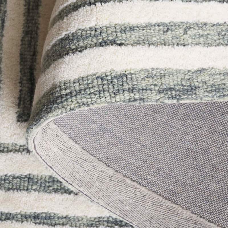 SAFAVIEH Handmade Metro Freja Wool Rug